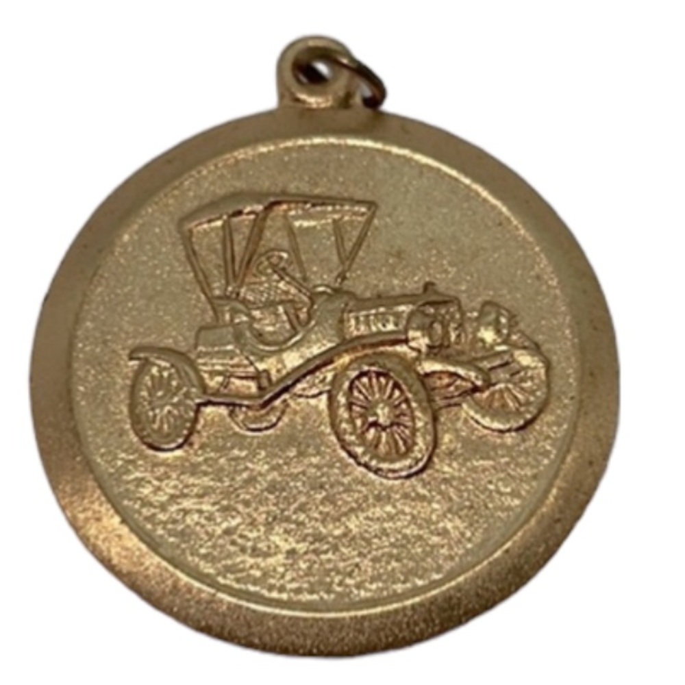 ANTIQUE OLD TIME CAR PENDANT MEDAL GOLD TONE VINTAGE